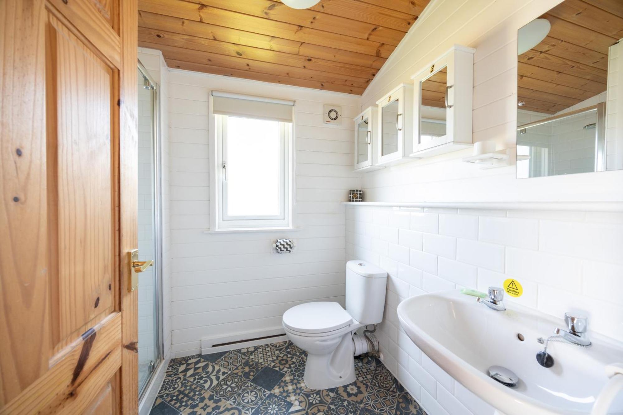 West Chalet At Tapnell Farm Ярмът Екстериор снимка
